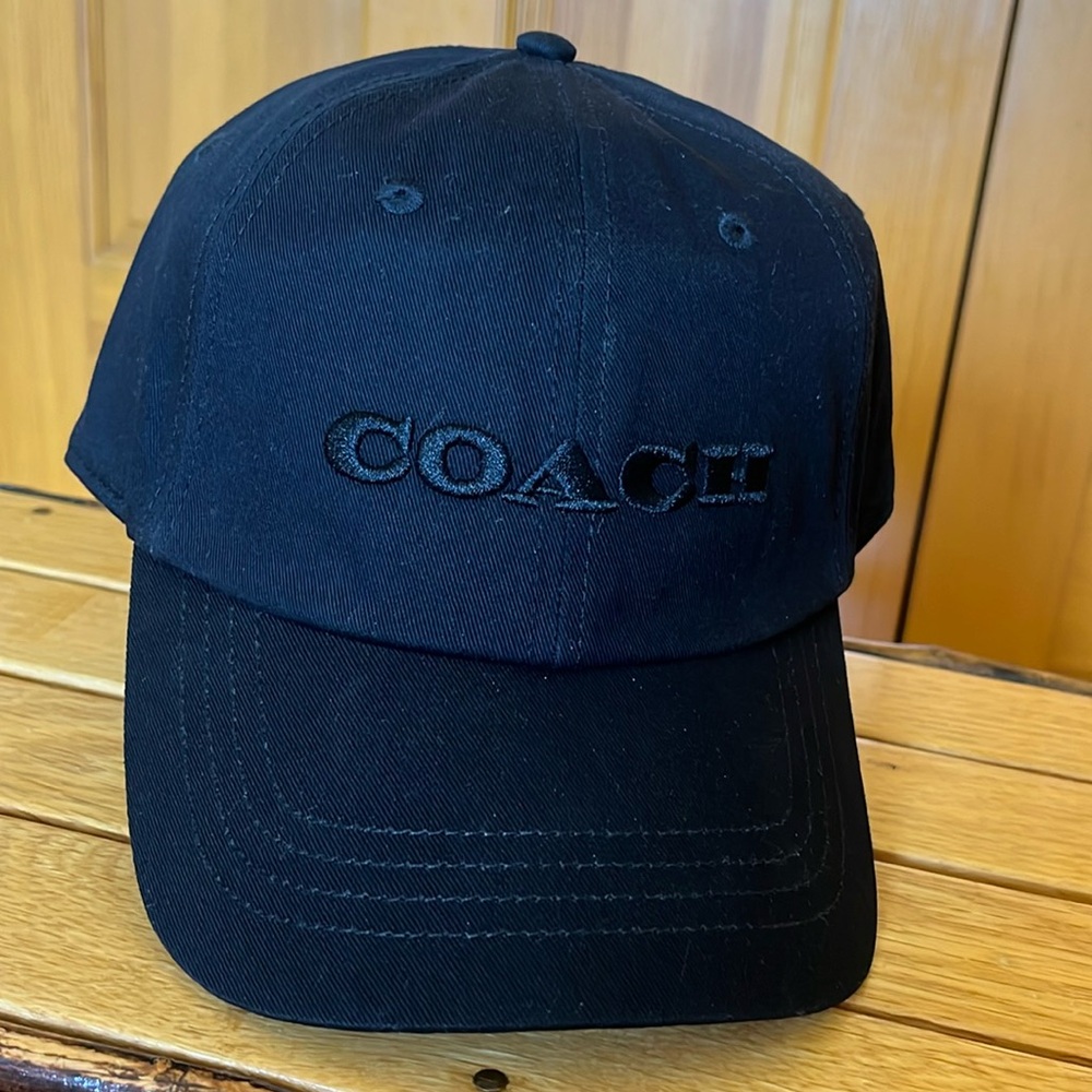 COACH BLACK HAT. NWT